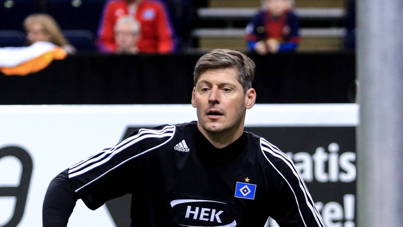 Richard Golz streifte sich auch nach seiner Karriere ab und an das HSV-Trikot über