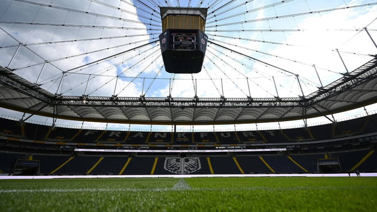 Frankfurt spielt vor 10.000 Fans