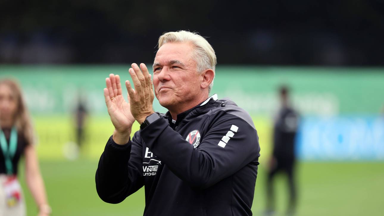 Olaf Janßen steht seit Anfang 2021 bei Viktoria Köln an der Seitenlinie