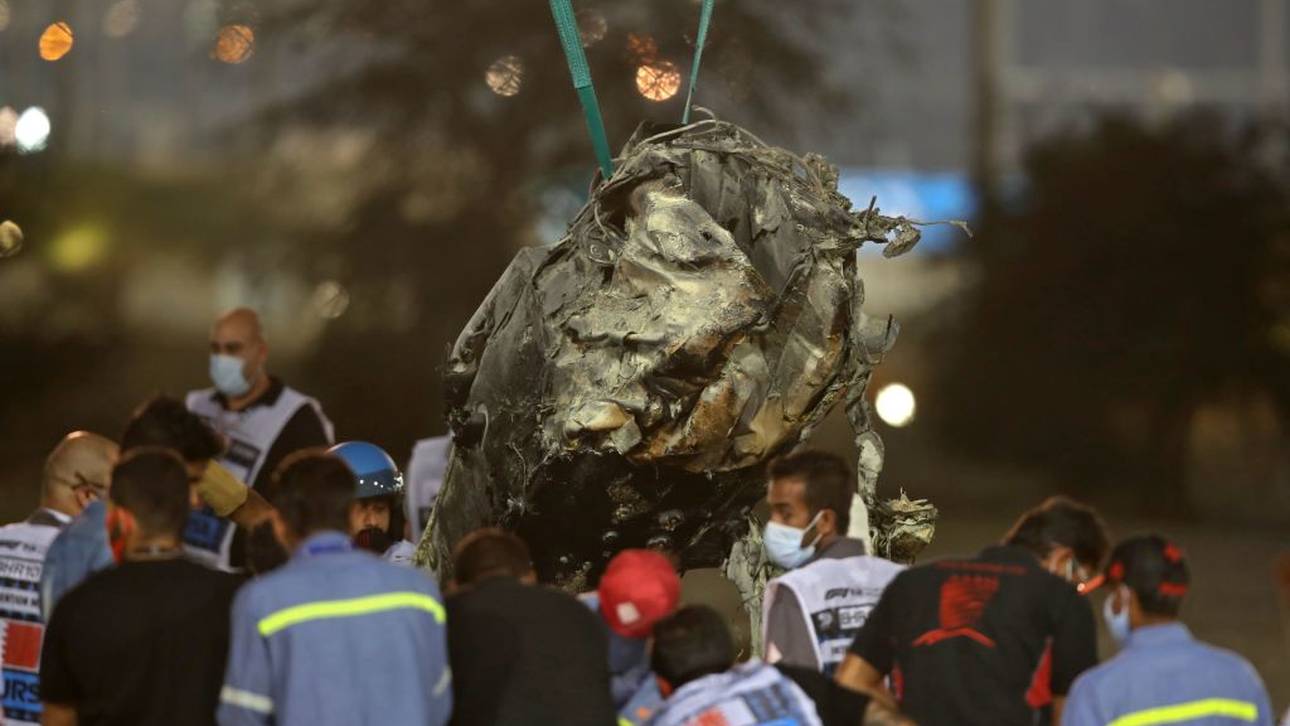 Die Reste des Autos, aus dem Romain Grosjean kurz zuvor geklettert war