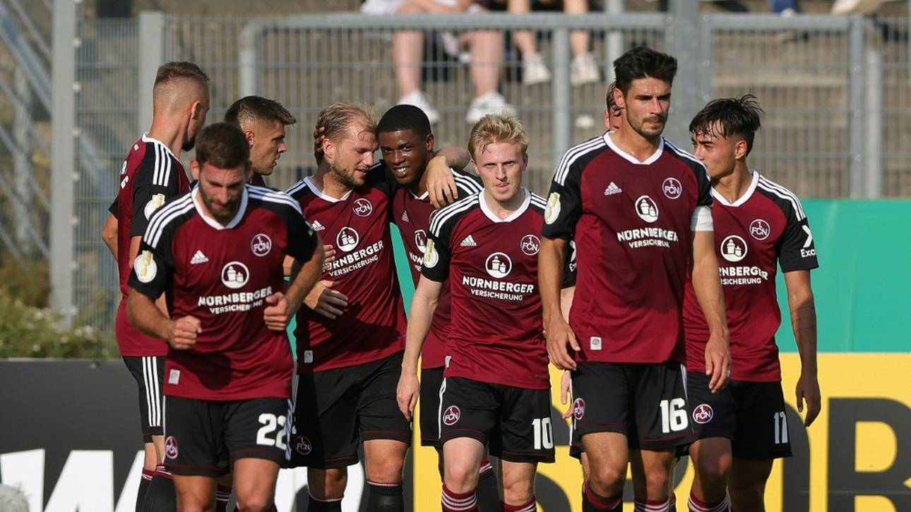 Hecking gewinnt Duell der Trainerdebütanten mit Oral