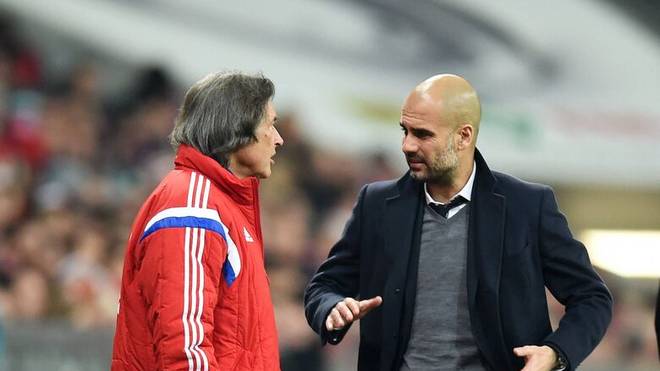 Pep Guardiola en conversación con Hans-Wilhelm Mueller-Wohlfahrt