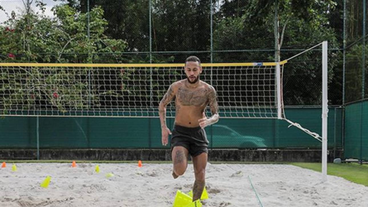 Neymar schuftet im Sand