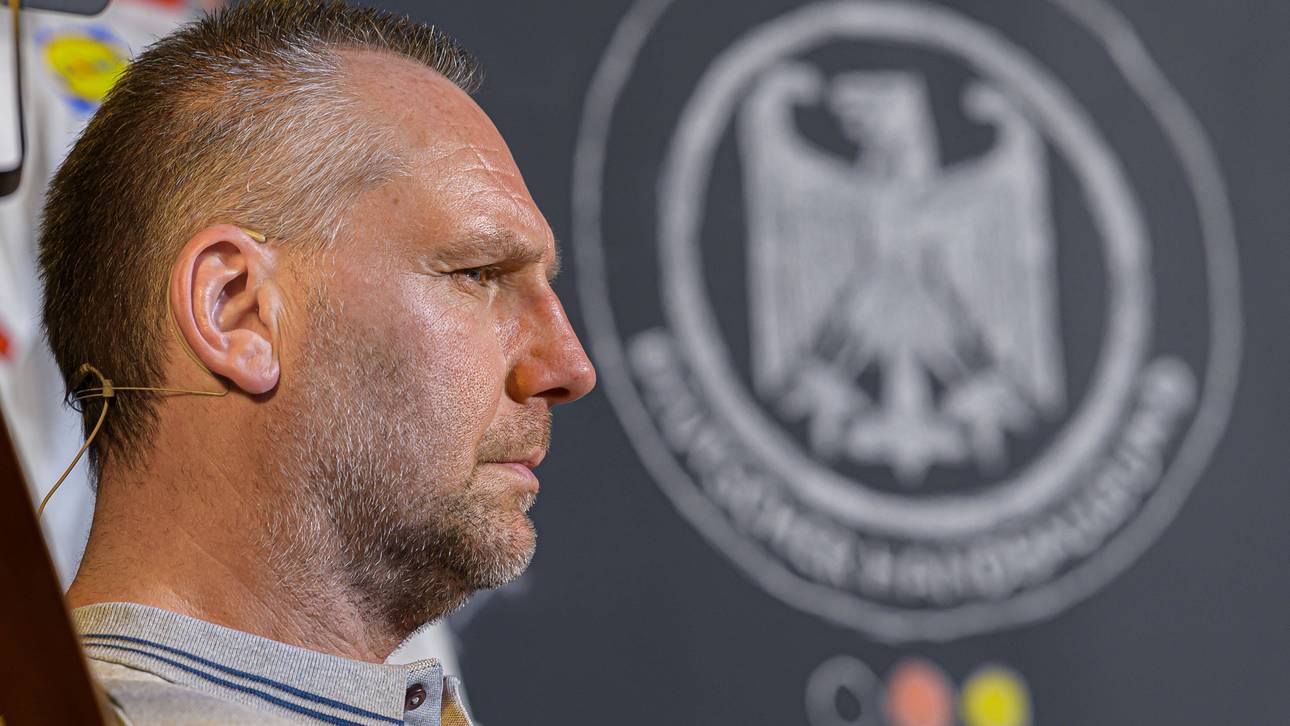 „Ins Abseits“: Hartes Echo für Schwarzer