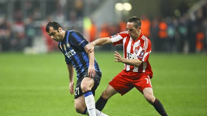 Franck Ribéry (r.) Im Duell mit Goran Pandev