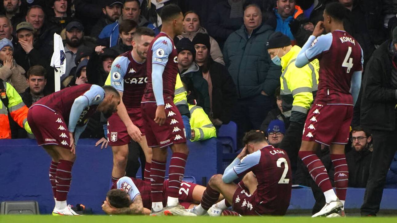 Flaschenwurf auf Villa-Spieler