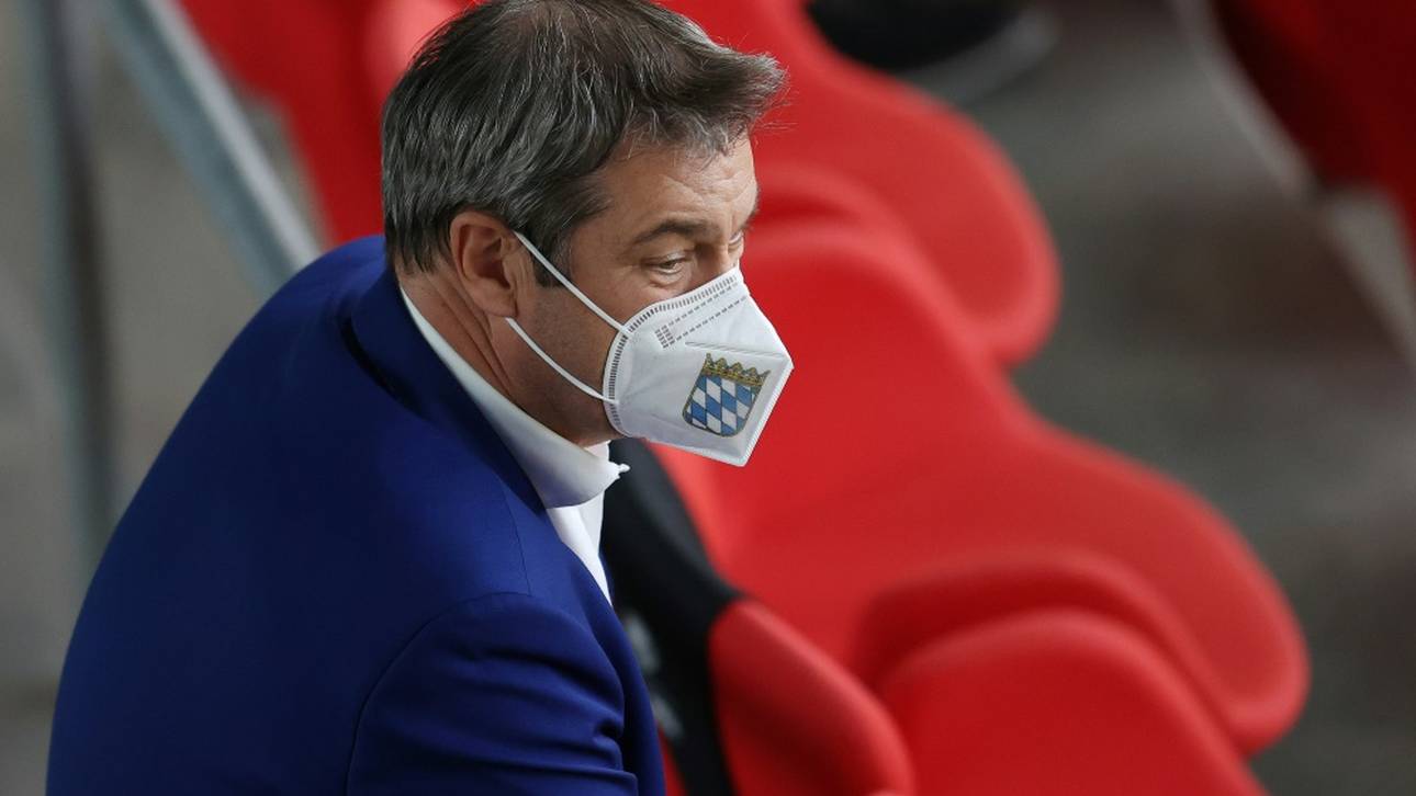 Abhängig von Omikron-Entwicklung: Söder macht Bundesliga Hoffnung