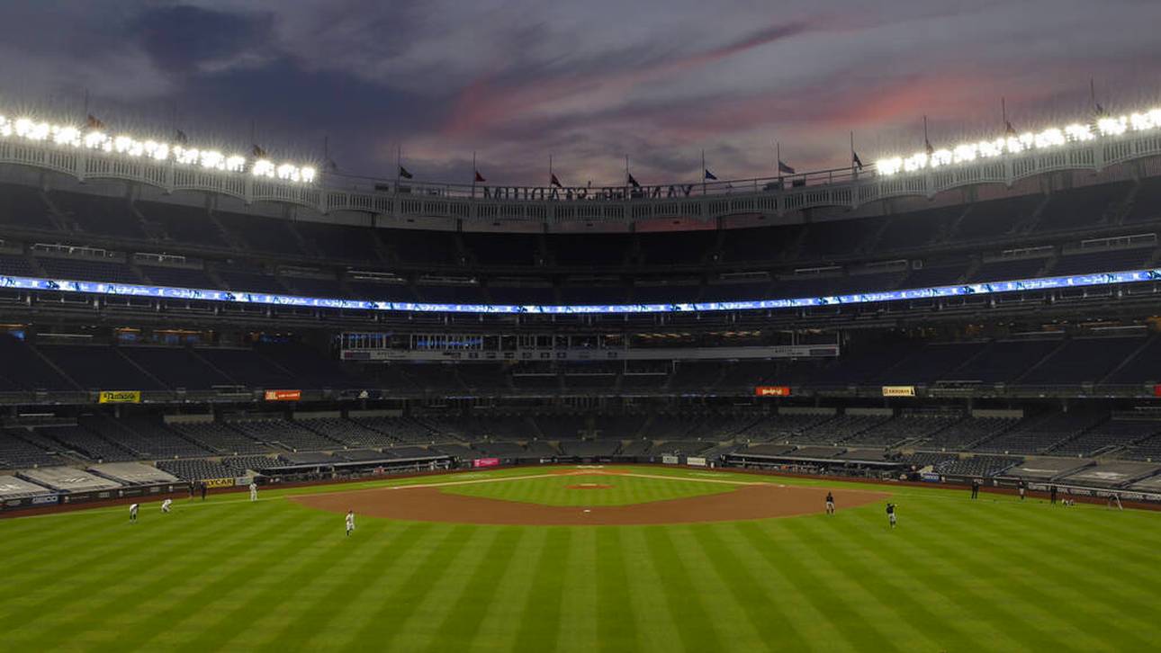 Yankees spielen vor fast 11.000 Fans