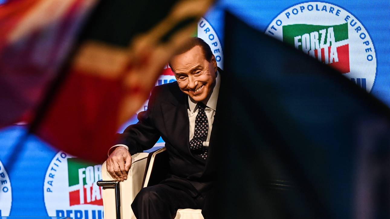Berlusconi: „Bus mit Prostituierten“