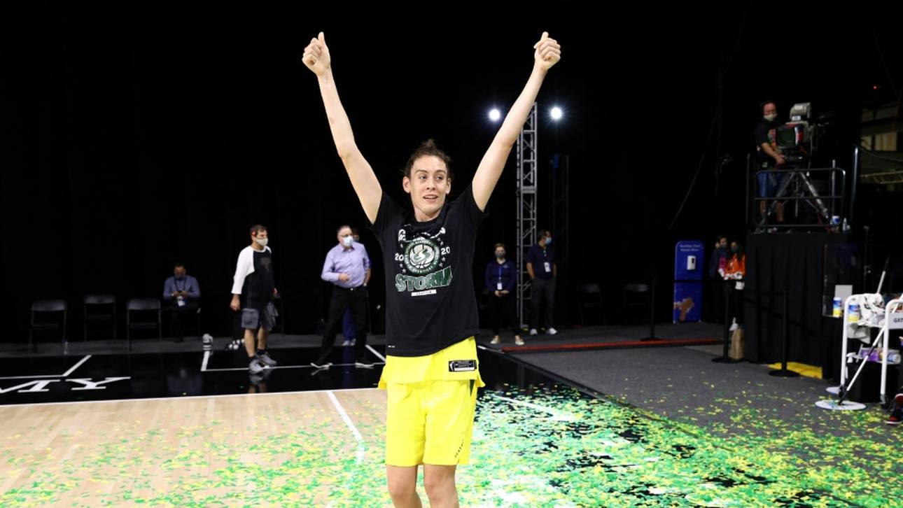 Basketball-Spielerinnen verloben sich