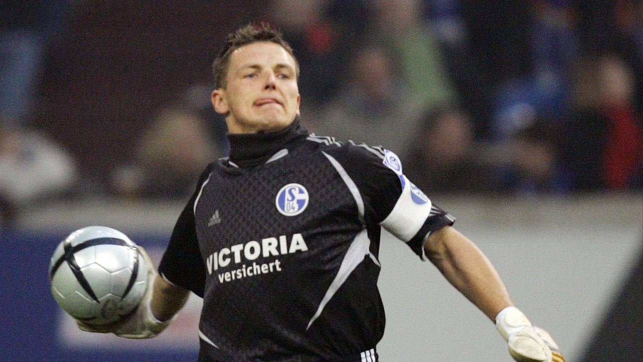 Frank Rost stand in der Bundesliga noch für Werder Bremen und den Hamburger SV im Tor
