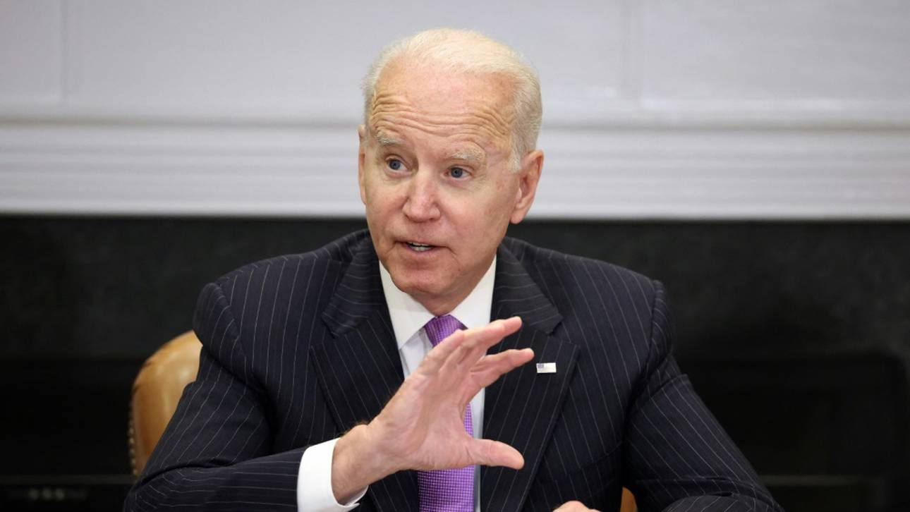 Biden lobt Nassib und Yokoyama für Coming Outs: „Bin stolz auf euren Mut“