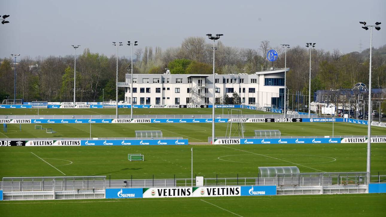 Schalke-Youngster gelingt irres Traumtor