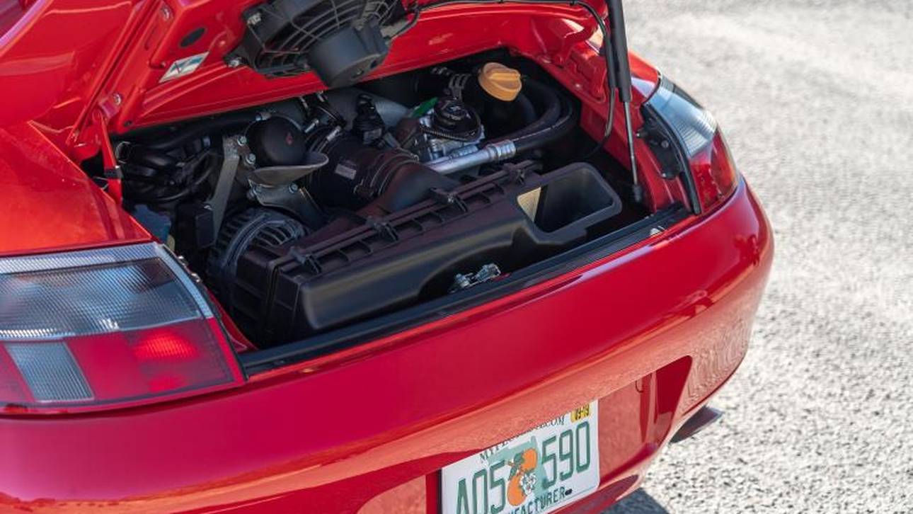 Kraftwerk im Heck: Zunächst verrichtete ein 3,6-Liter-Sauger mit 265 kW/360 PS seinen sportlichen Dienst