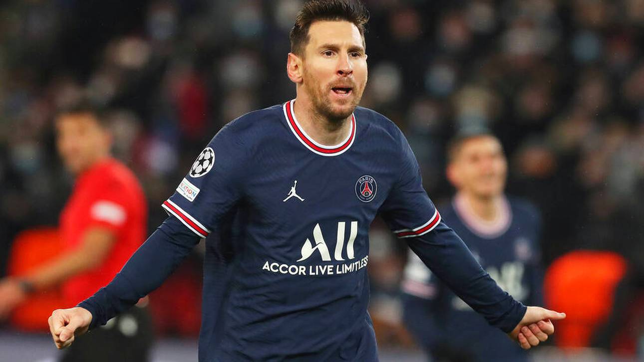 Messis irrer Trikottausch mit dem Papst