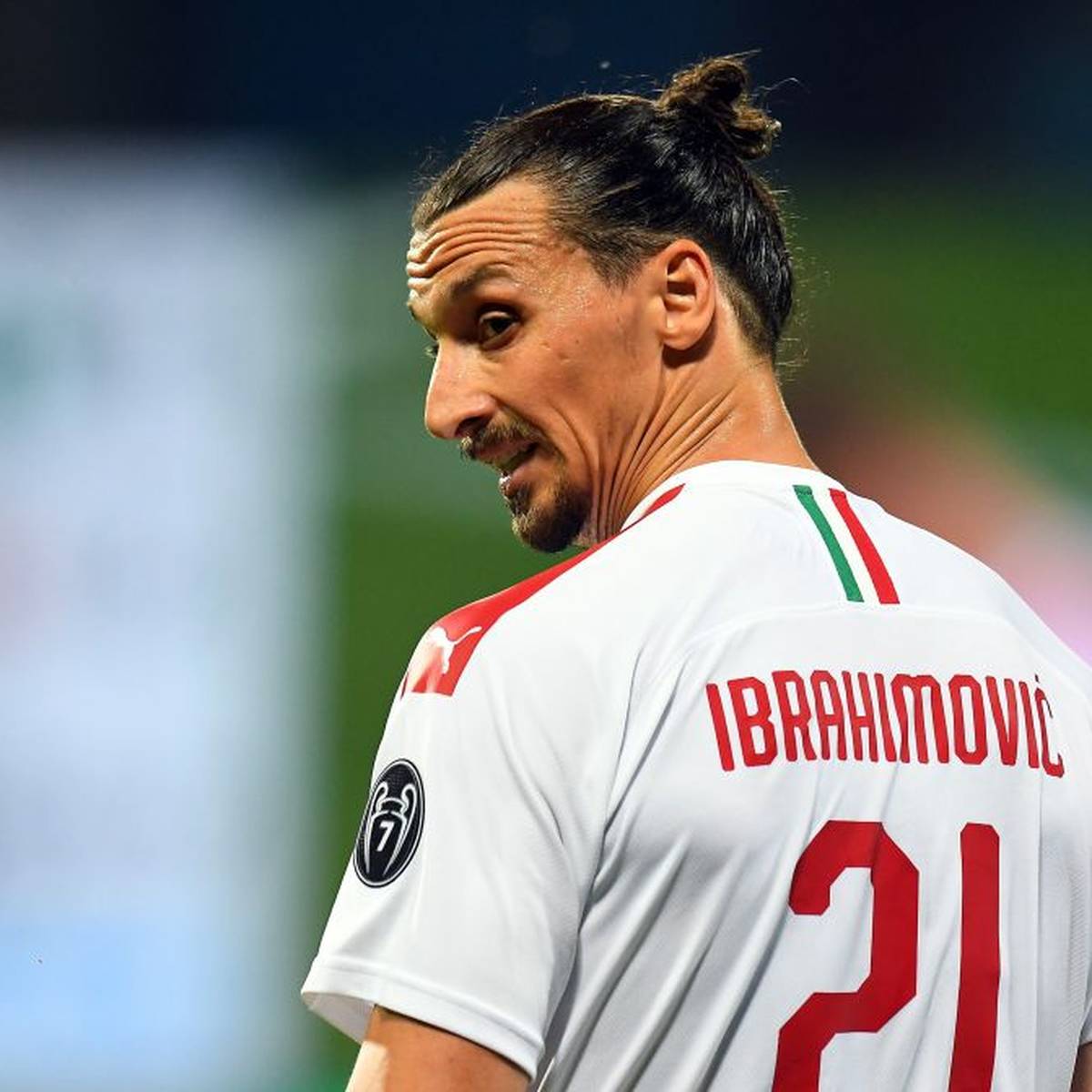 Zlatan Ibrahimovic Soll Sechs Millionen Fur Verlangerung Bei Milan Fordern