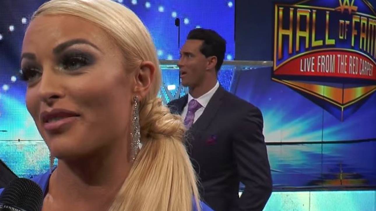 Mandy Rose wurde 2018 von Tino Sabbatelli zur WWE-Hall-of-Fame-Zeremonie begleitet