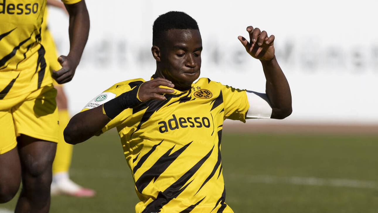 BVB-Juwel Moukoko mit Hattrick