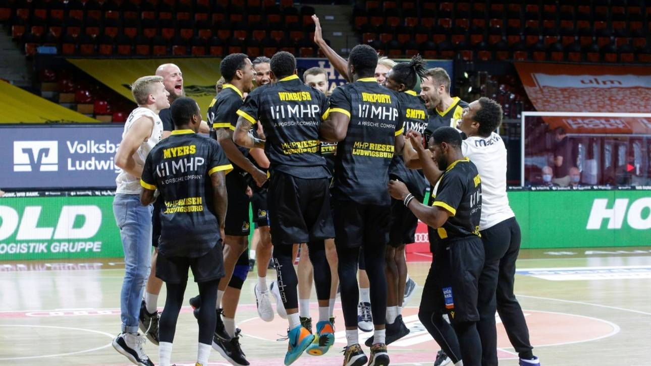 Ludwigsburg bleibt Spitzenreiter