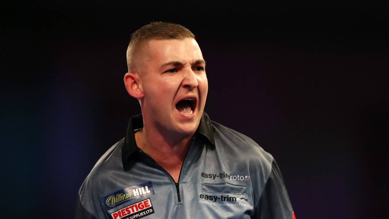 Aspinall mit 9-Darter und Mega-Show