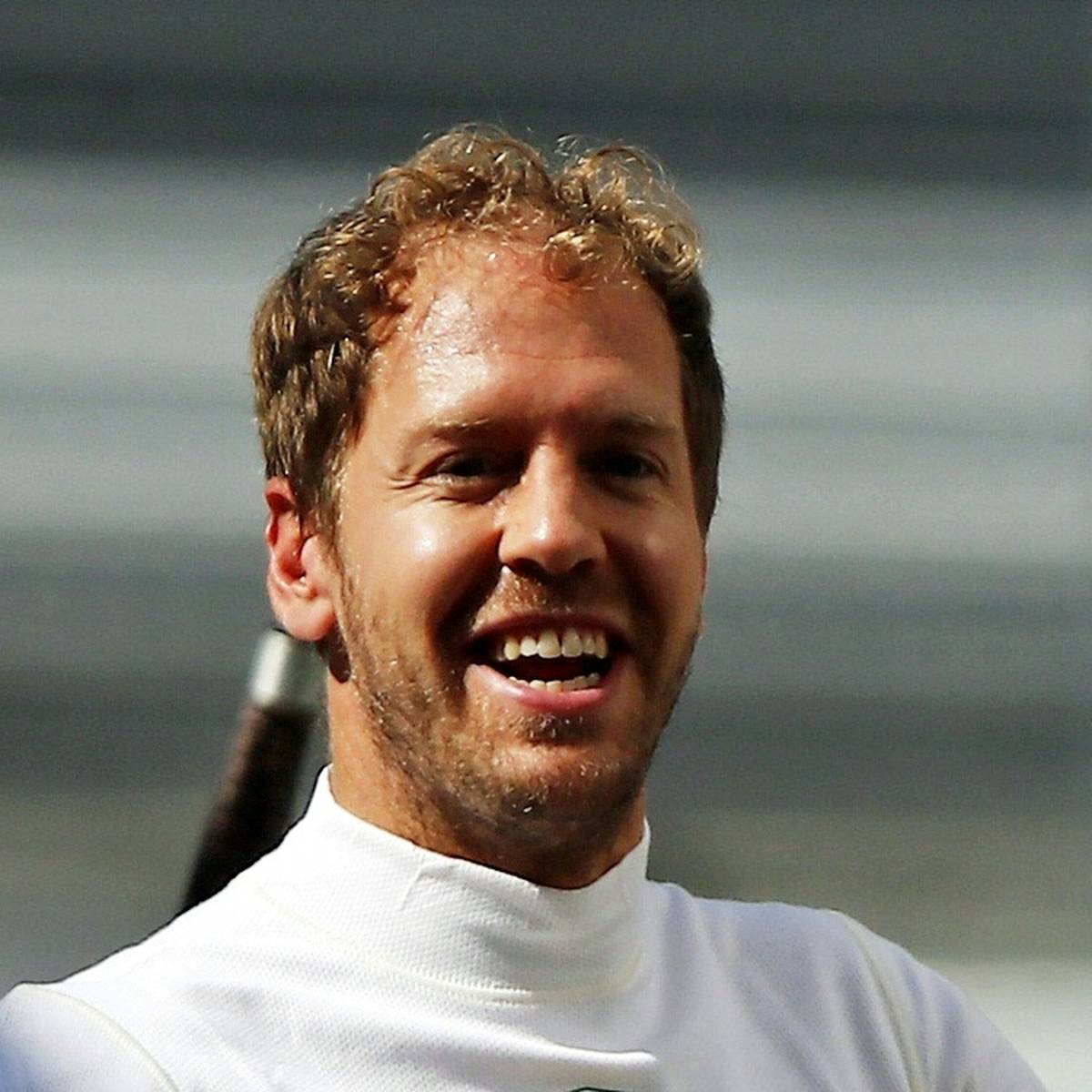 Formel 1 Aston Martin Enthullt Neues Vettel Auto Im Februar