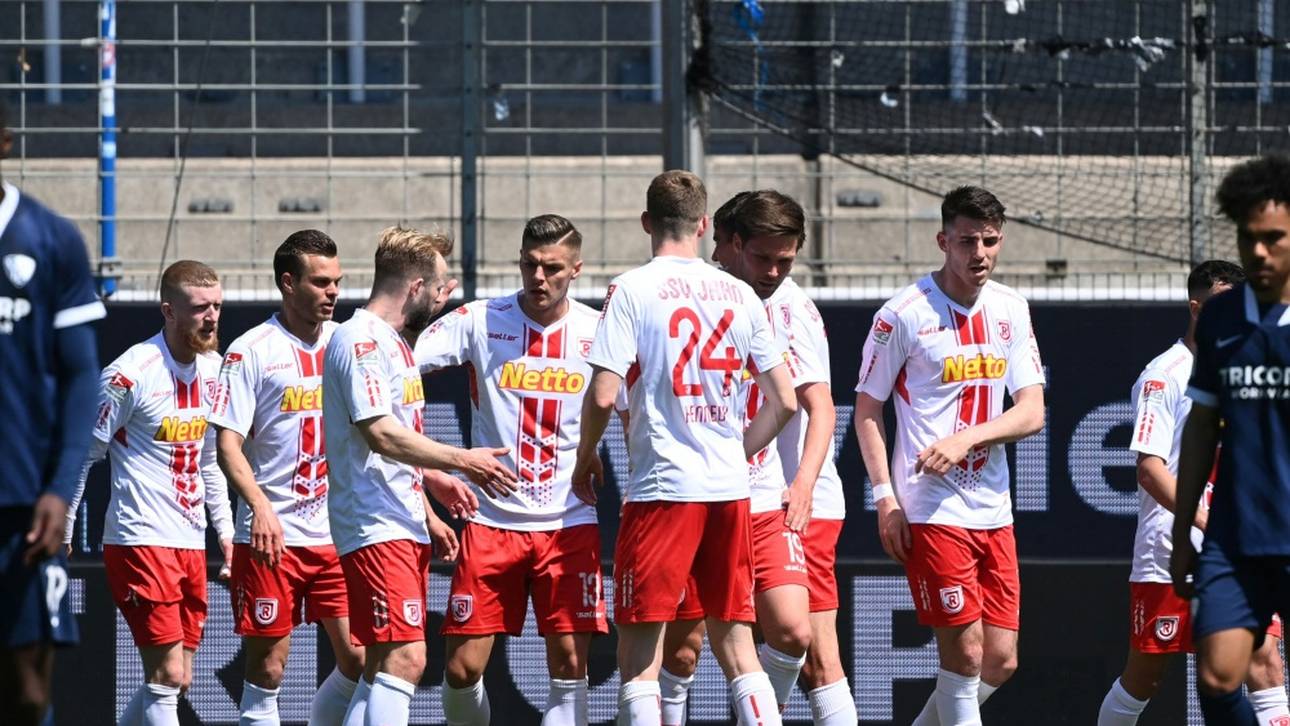 Regensburg verpasst Tabellenführung – Paderborn gewinnt