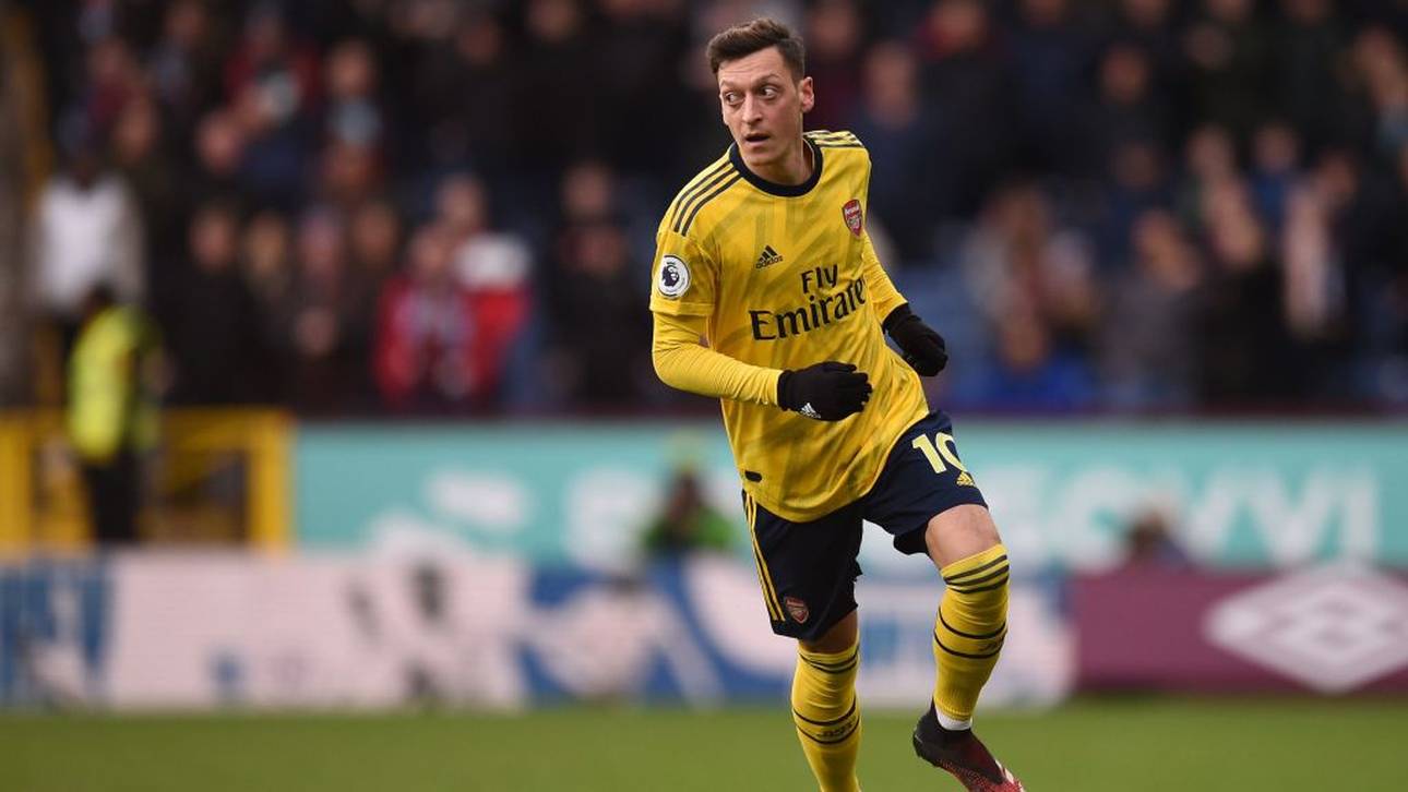 Özil stichelt gegen Ex-Trainer