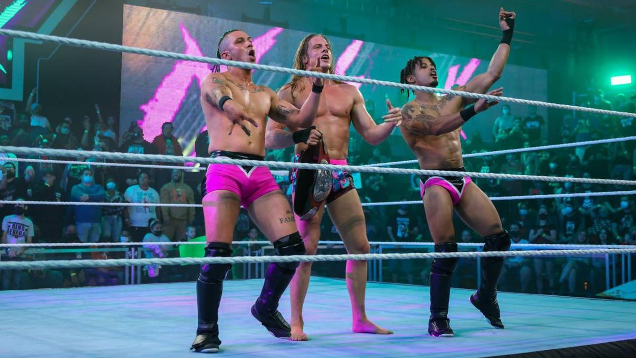 Hitler-Foto: Ex-WWE-Star erklärt sich