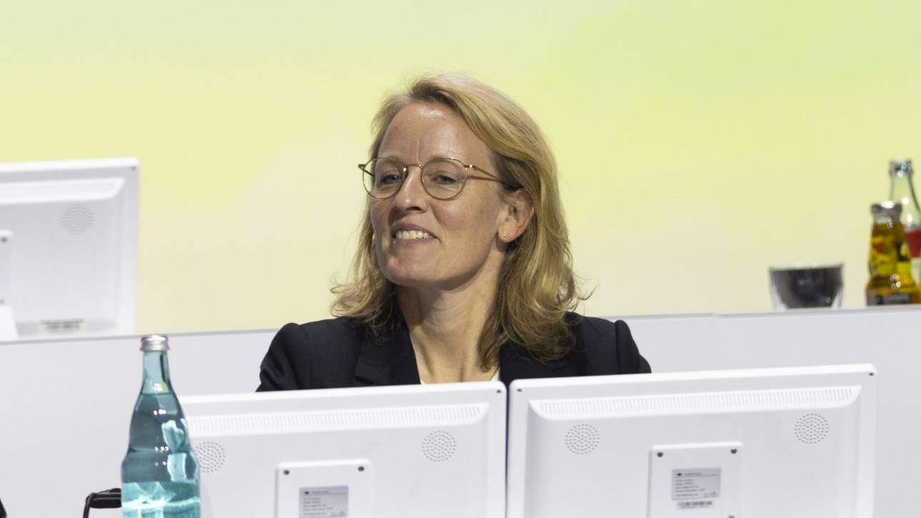 DFL-Chefin Hopfen warnt: „Krisenmodus das neue Normale“