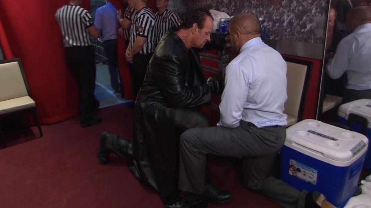 Triple H (r.) fand die richtigen Worte für den Undertaker