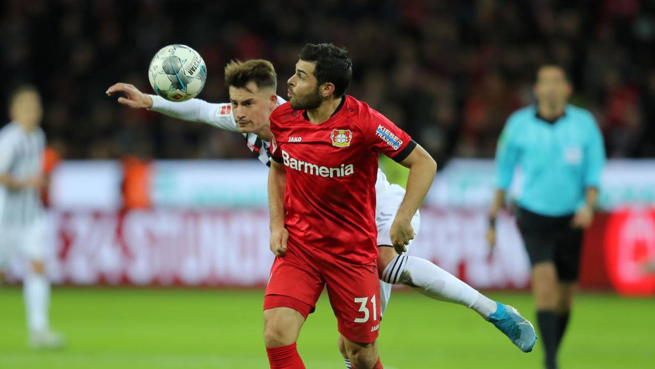 Leverkusen schimpft über Platz