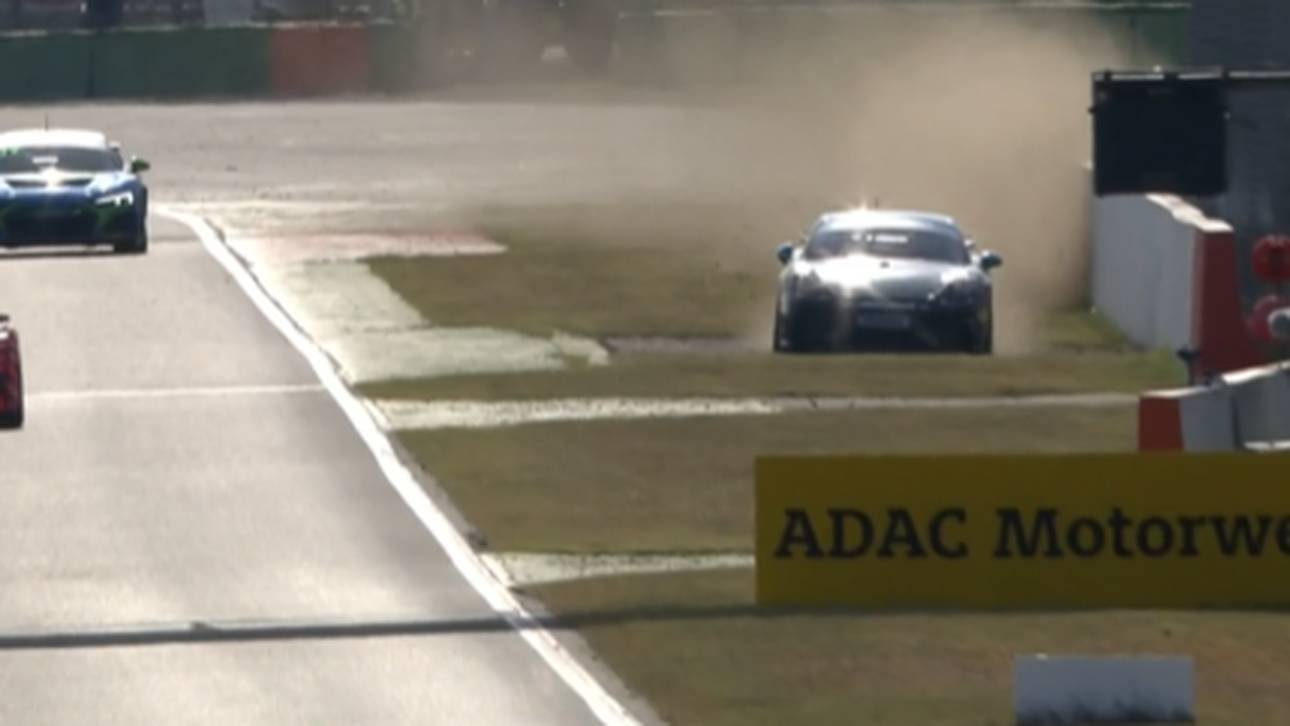 KTM siegt nach hartem Manöver