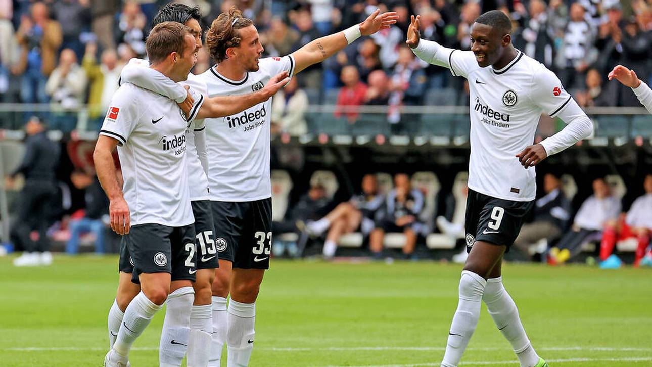 Randal Kolo Muani (r.) hat bei Eintracht Frankfurt einen super Start hingelegt