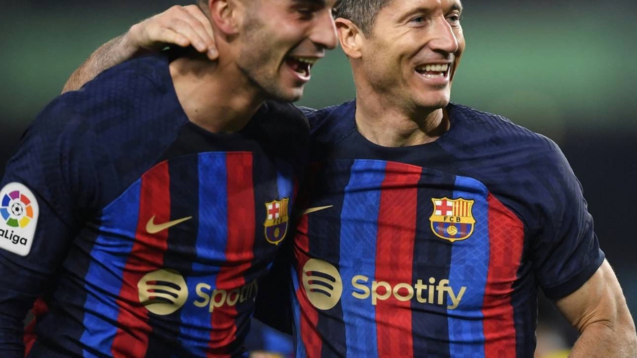 Barca hält Real auf Distanz