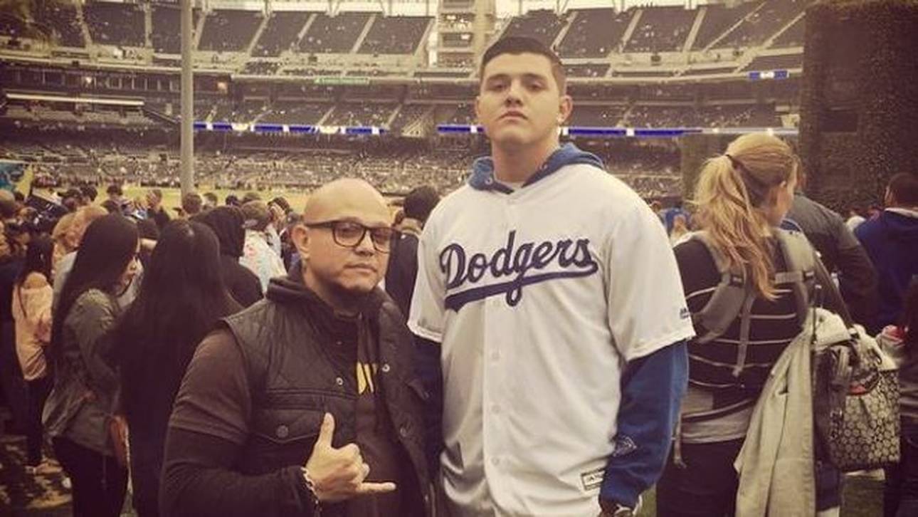 Seltenes Foto ganz ohne Maske: Rey Mysterio mit Sohn Dominic