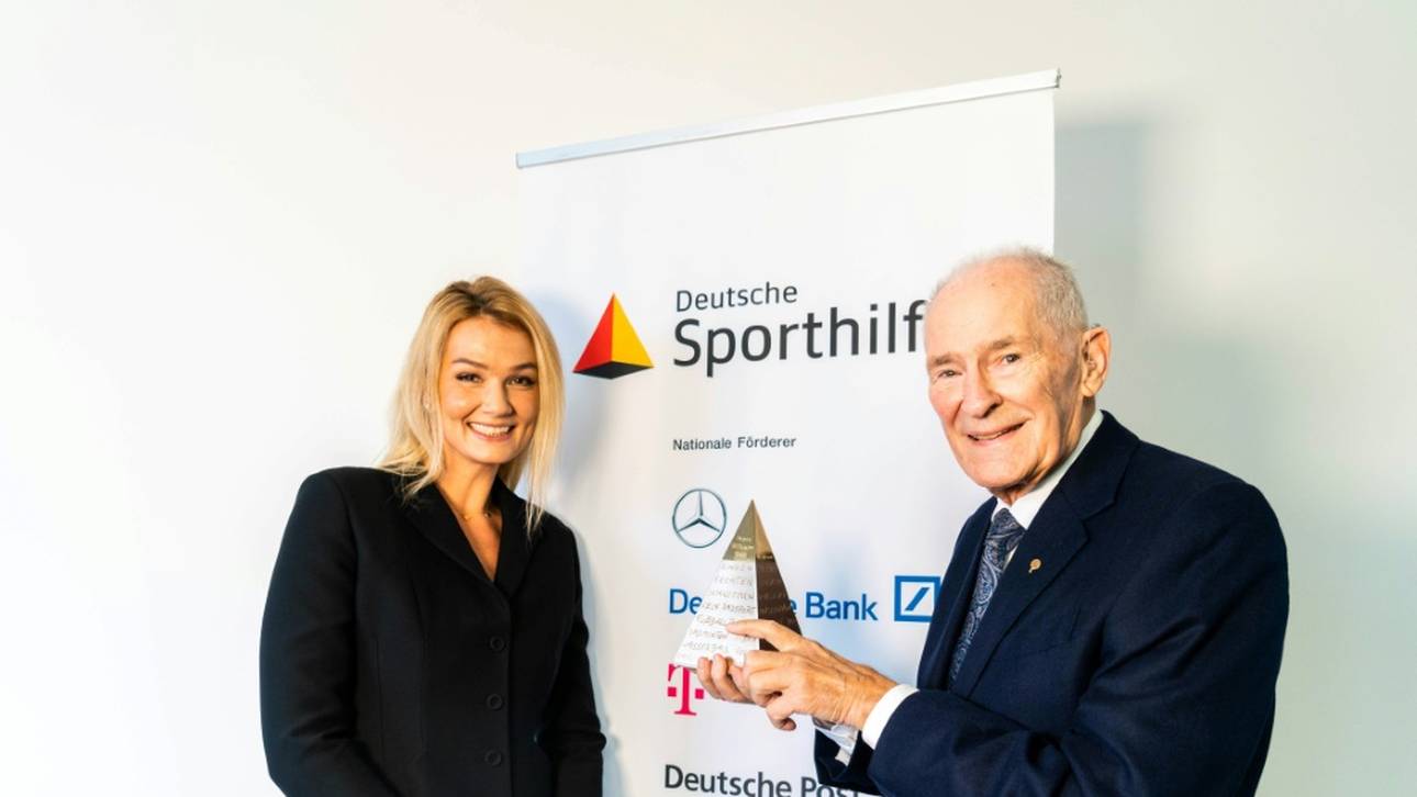 Gäb mit Goldener Sportpyramide geehrt