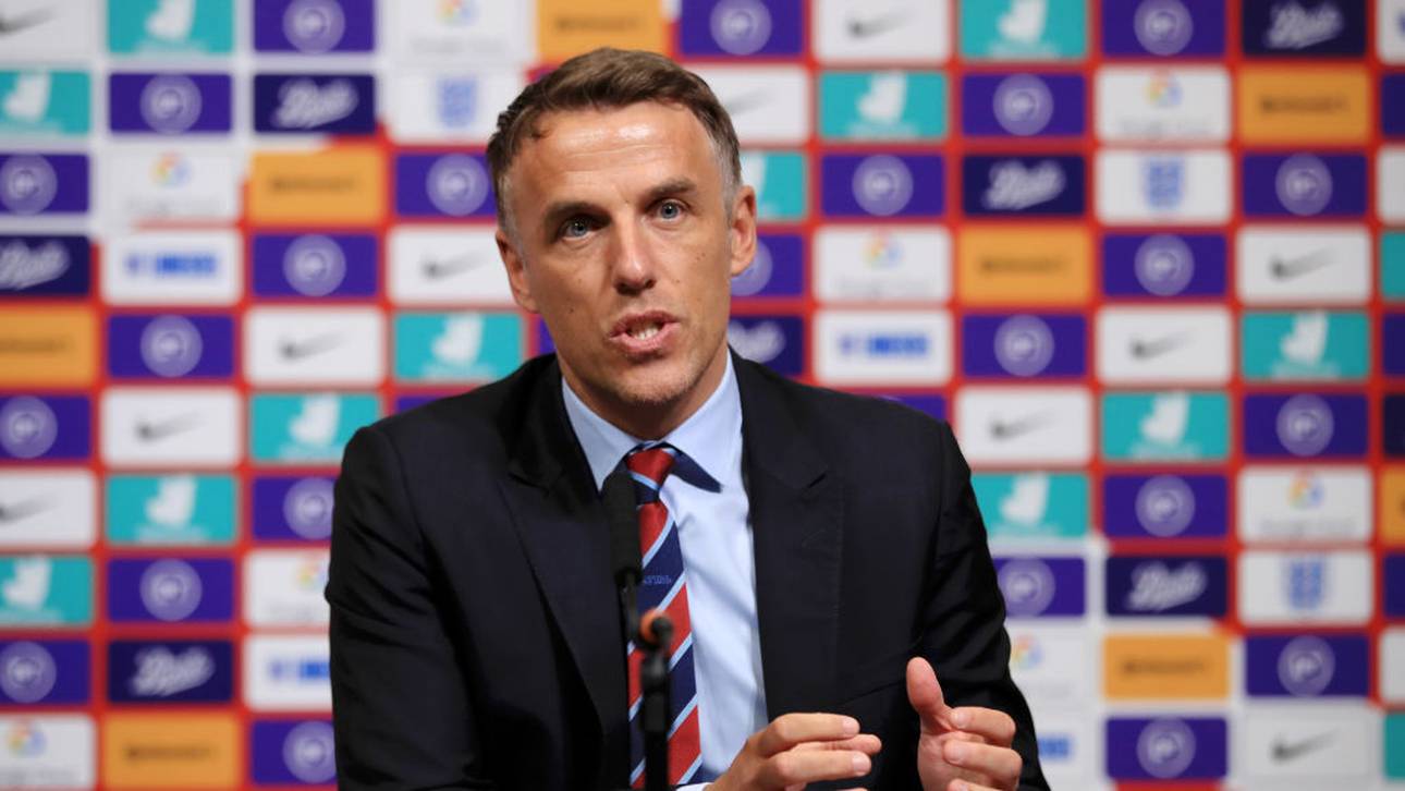 Neville offenbar vor Abschied