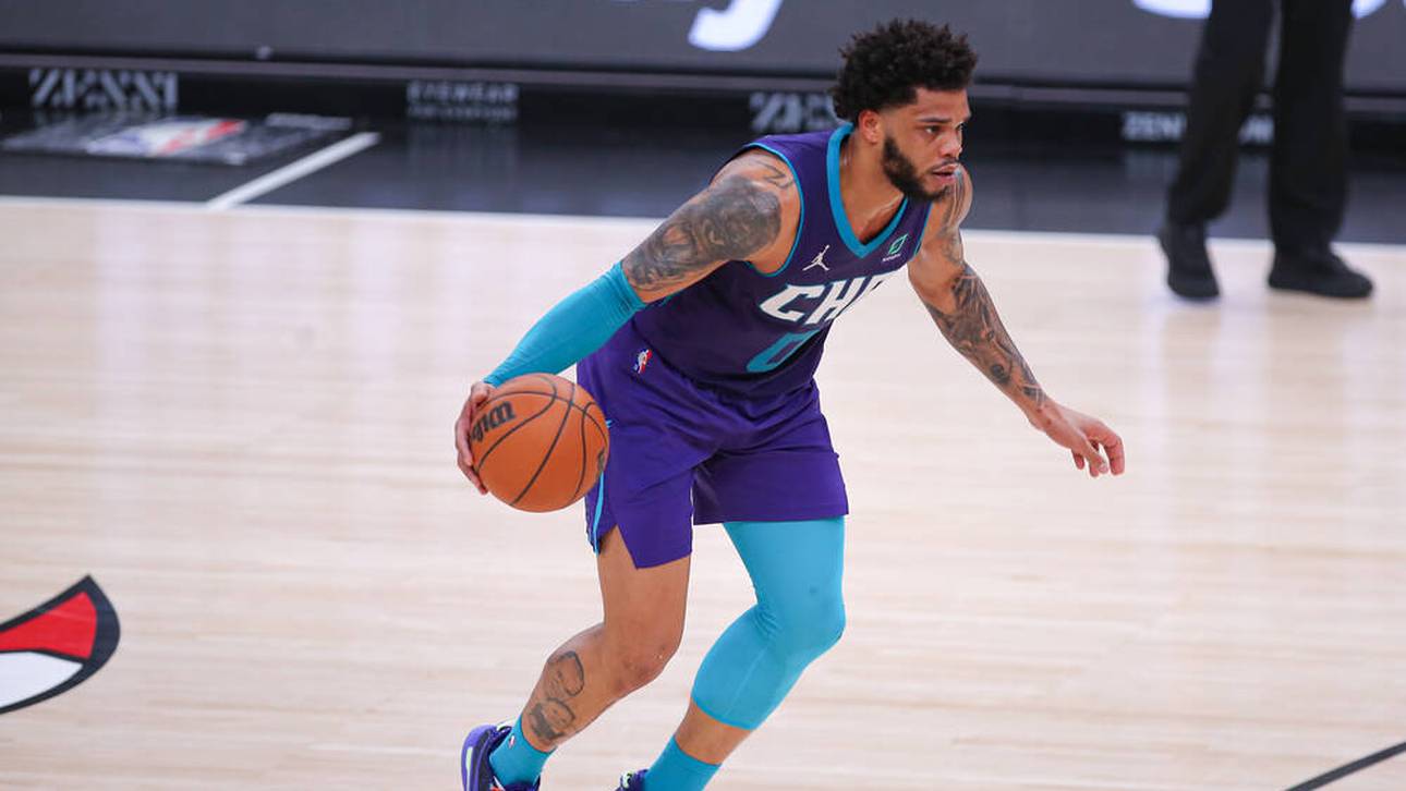 Eklat! NBA-Star wirft junge Frau ab