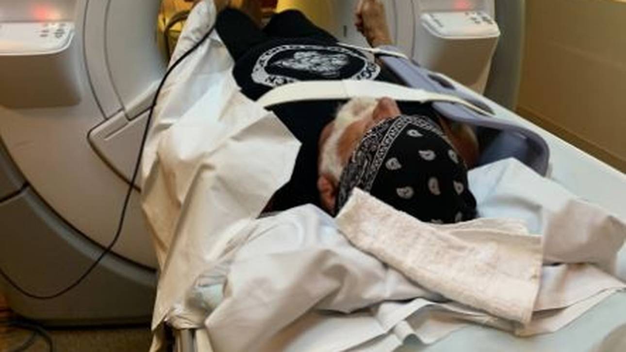 Hogan schockt Fans mit MRT-Fotos