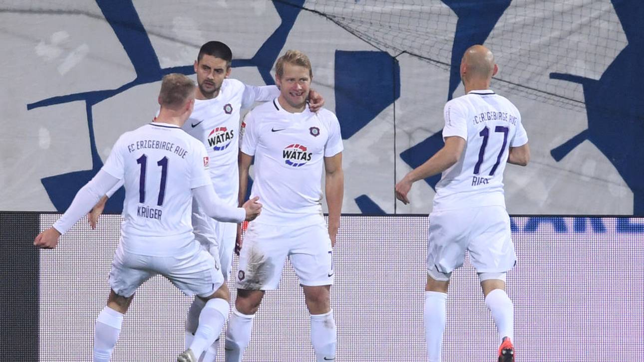 Aue schielt auf Platz drei