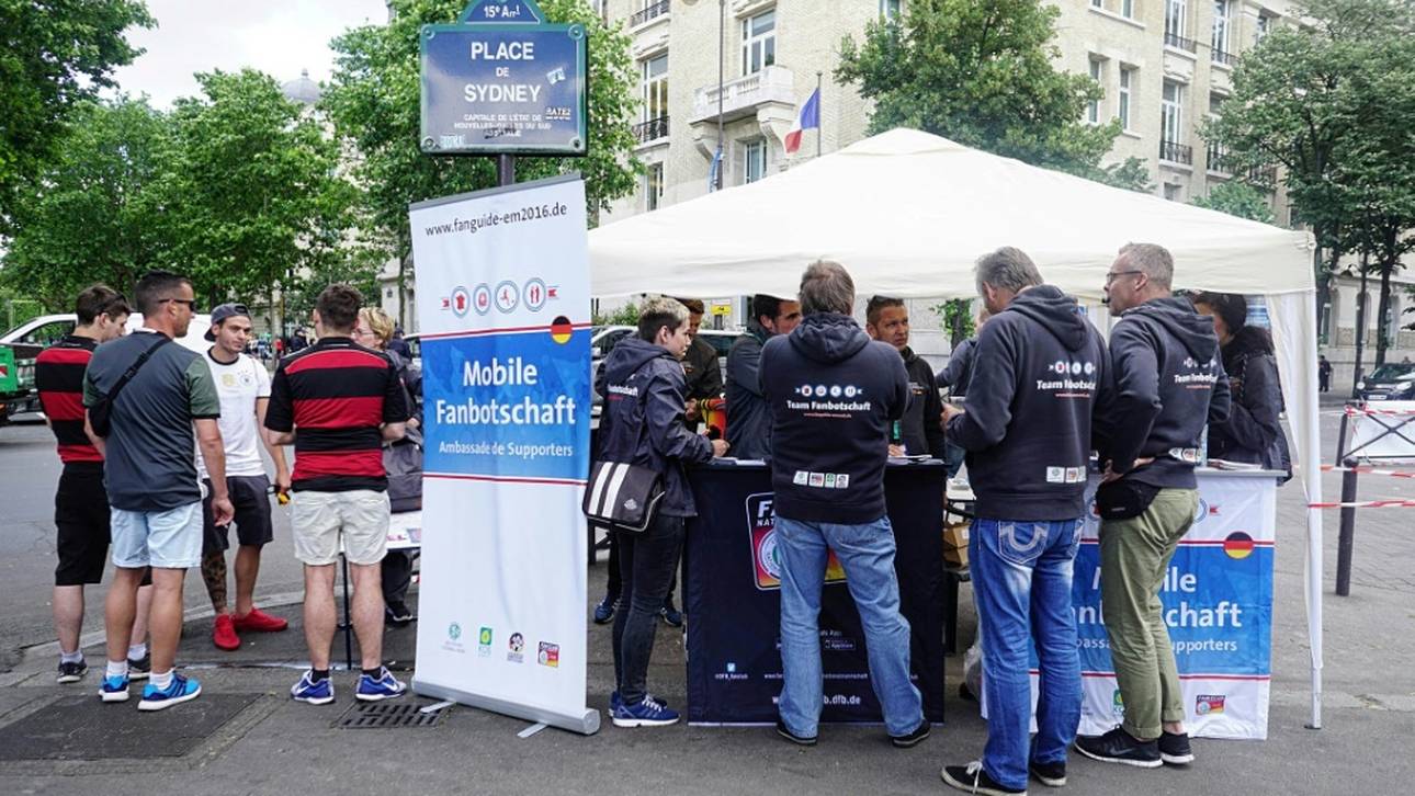 Mobile Fanbotschaft unterstützt deutsche Fans bei EM