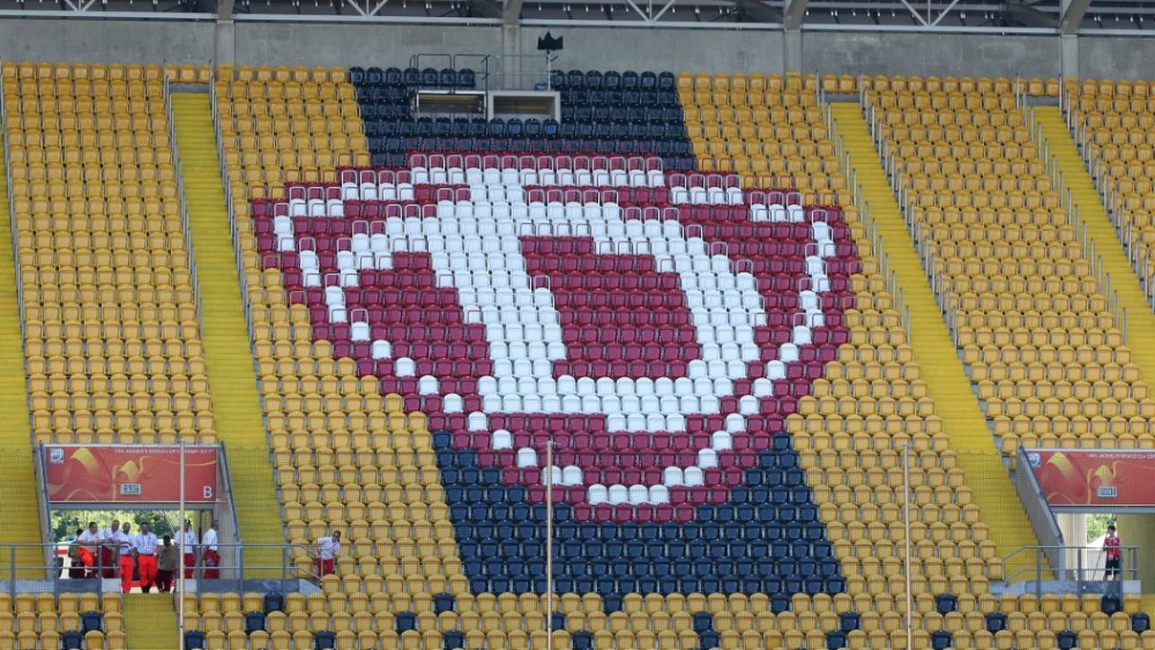 Dresden verlängert mit Schmidt