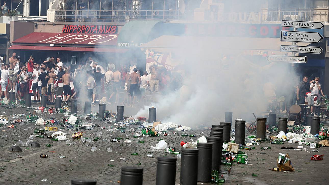 Staat darf Hooligans stoppen