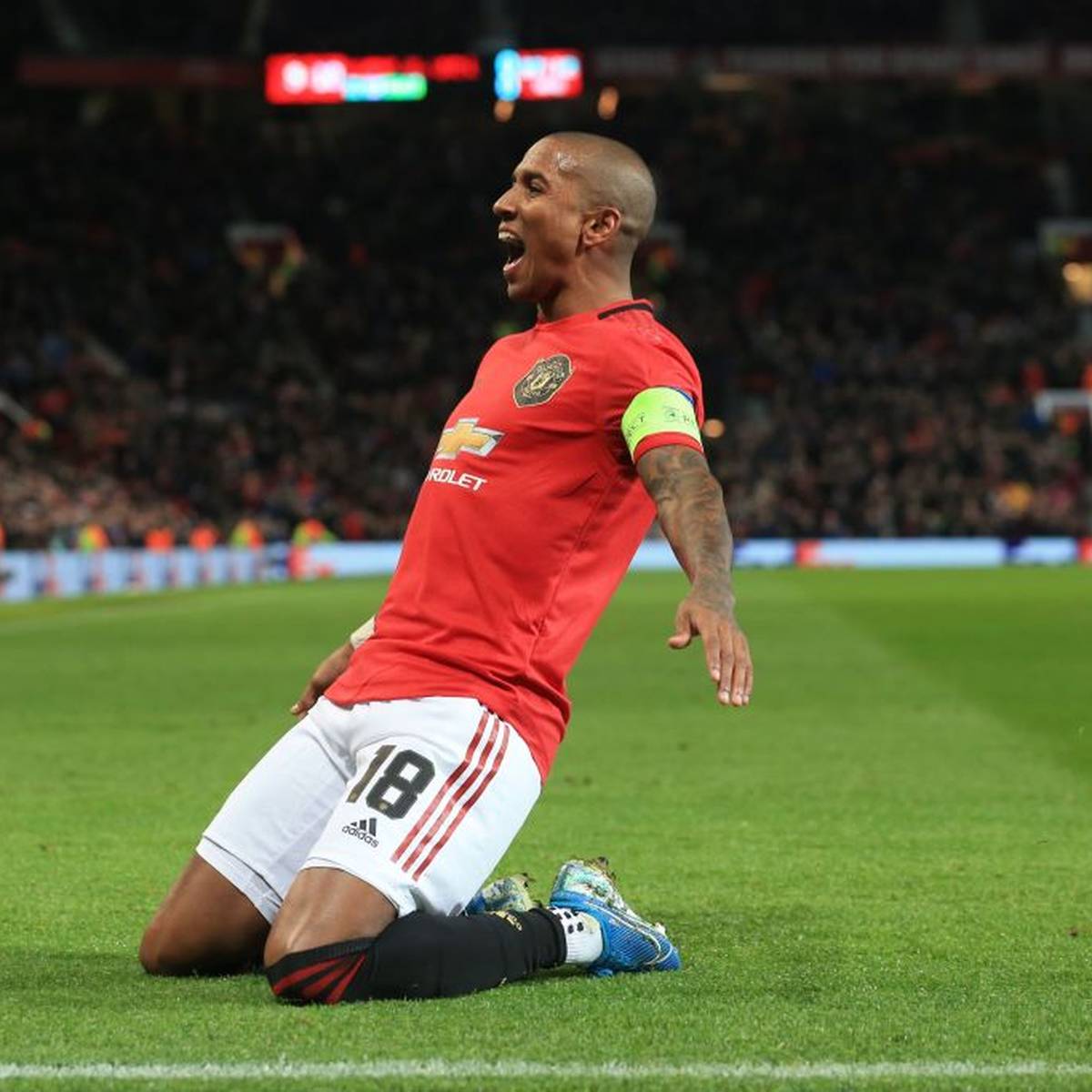 Offiziell Ashley Young Wechselt Von Manchester United Zu Inter Mailand