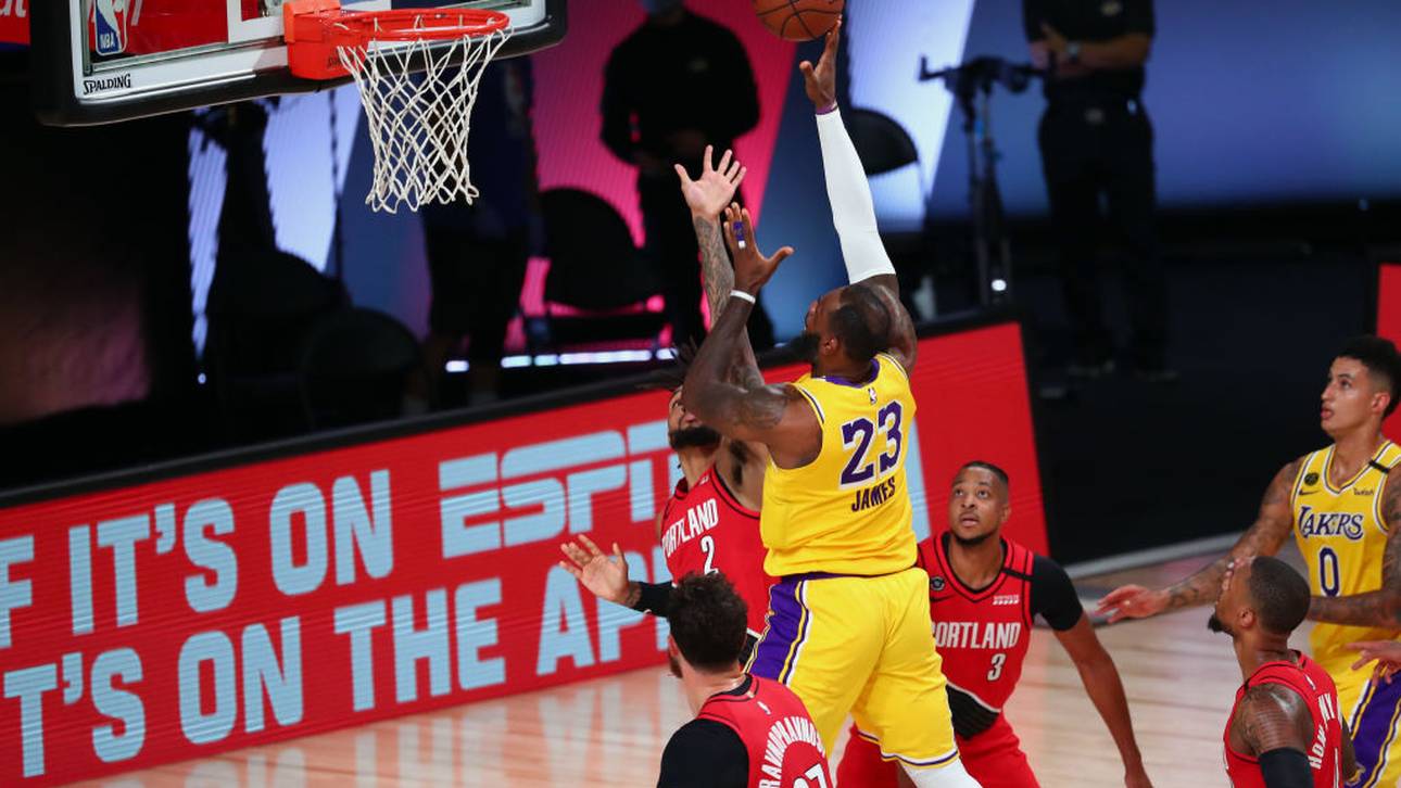 LeBron punktet historisch wenig