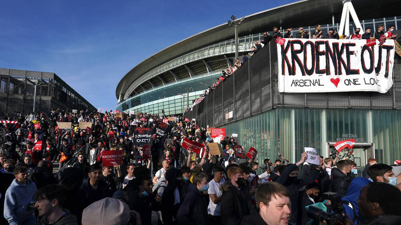 Arsenal-Fans fordern Kroenkes Aus