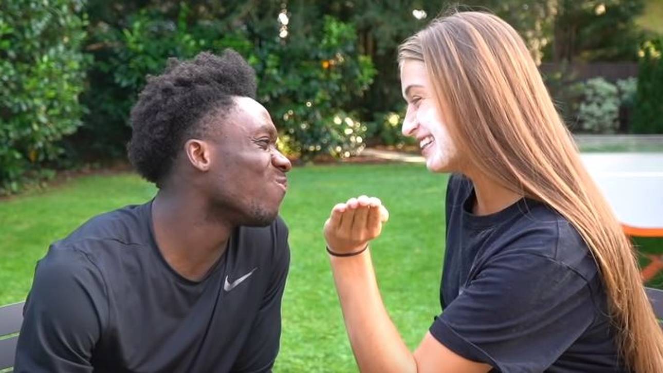 Bei Neymar wird Davies‘ Freundin rot