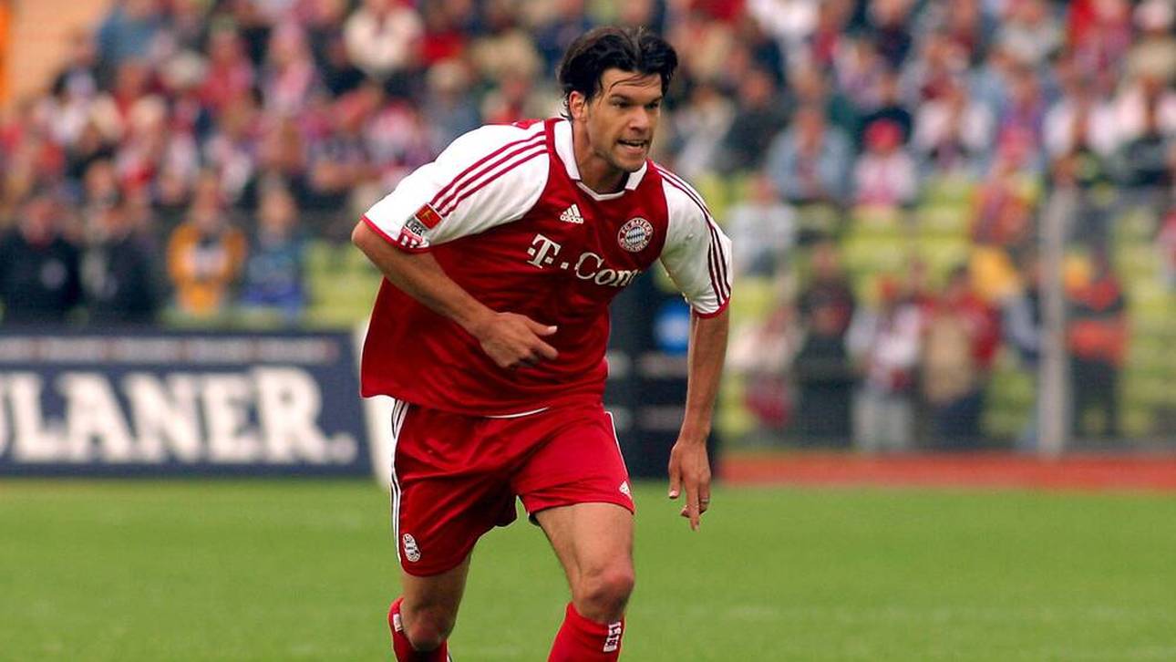 Rotes Trikot mit weißen Ärmeln: So lief der FC Bayern um Michael Ballack auch in der Saison 2003/04 auf