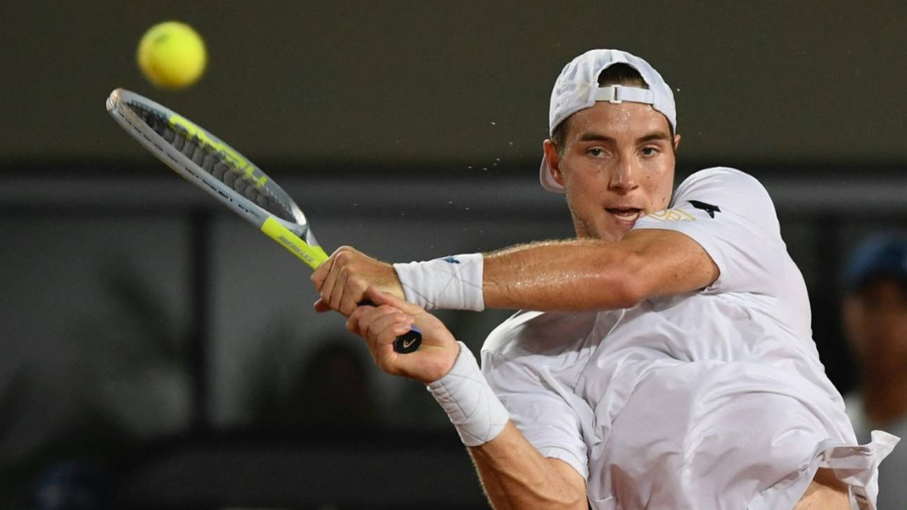 Struff gibt in Runde eins auf