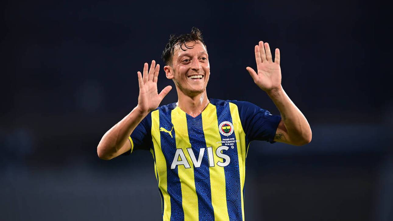 Özil feiert Torpremiere für Fener